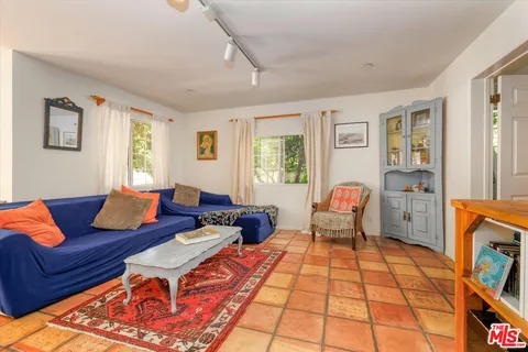 $999,000 | 1421 West Clark Avenue, Burbank, CA 91506