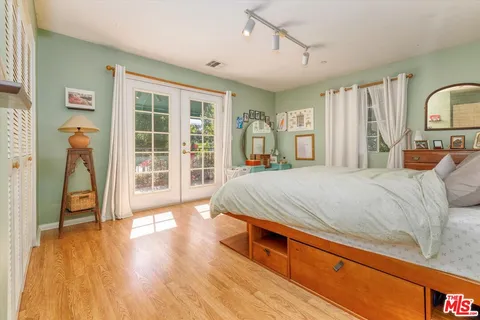 $999,000 | 1421 West Clark Avenue, Burbank, CA 91506