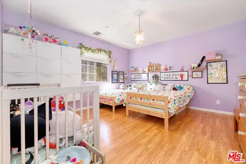 $999,000 | 1421 West Clark Avenue, Burbank, CA 91506