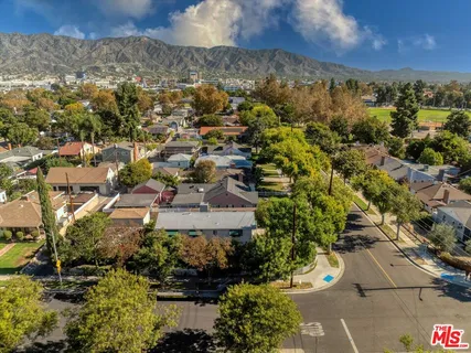 $999,000 | 1421 West Clark Avenue, Burbank, CA 91506