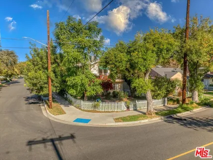 $999,000 | 1421 West Clark Avenue, Burbank, CA 91506