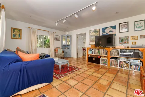 $999,000 | 1421 West Clark Avenue, Burbank, CA 91506