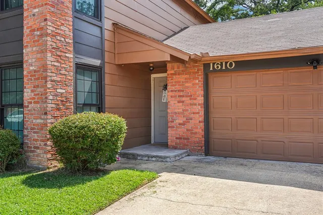 $276,000 | 1610 Brentwood Drive, Irving, TX 75061