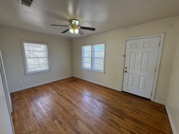 $895 | 2011 38th Street, Lubbock, TX 79412