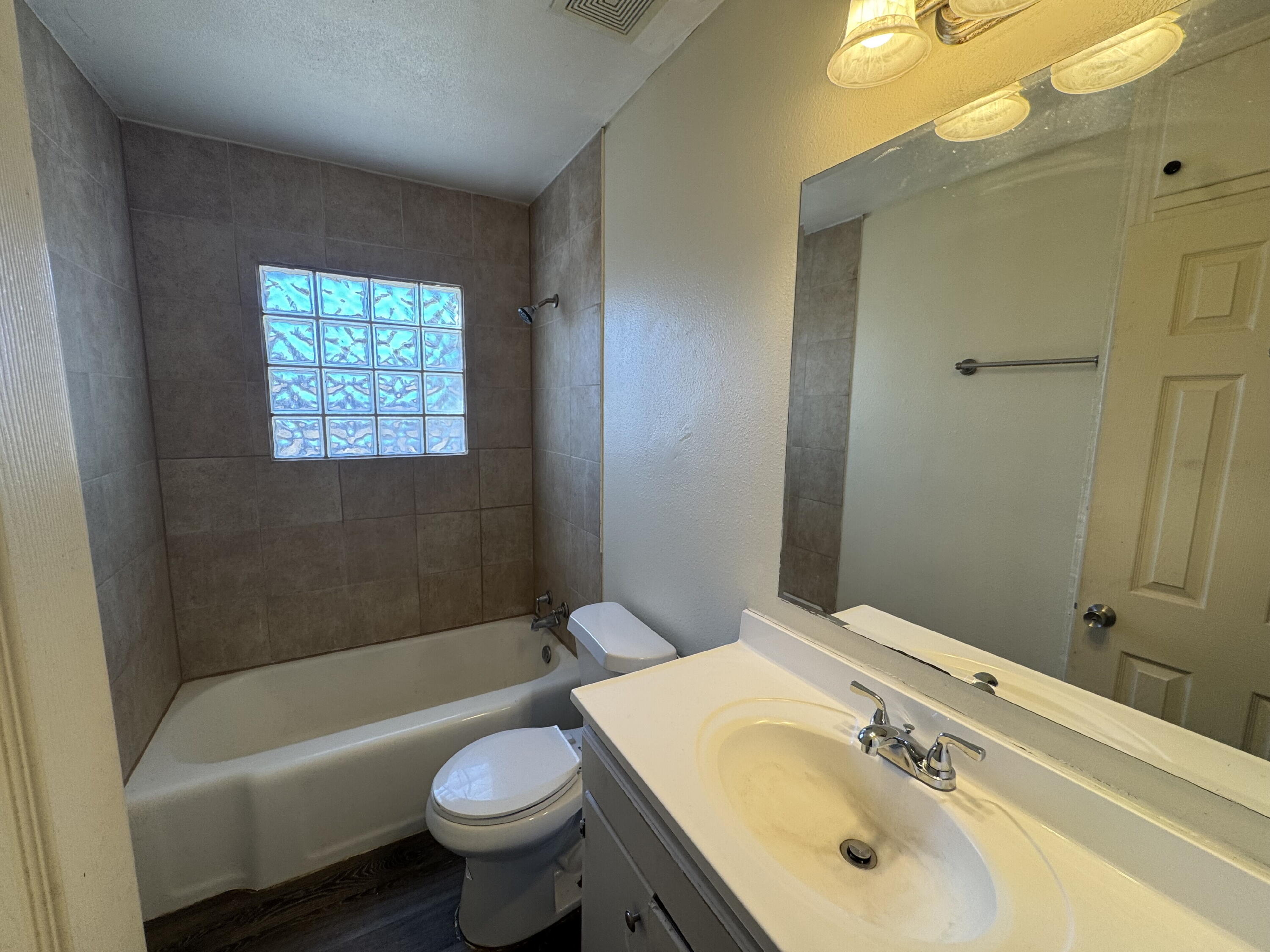 2011 38th Street Lubbock, TX 79412 - Photo 5 of 7 IMG_3920