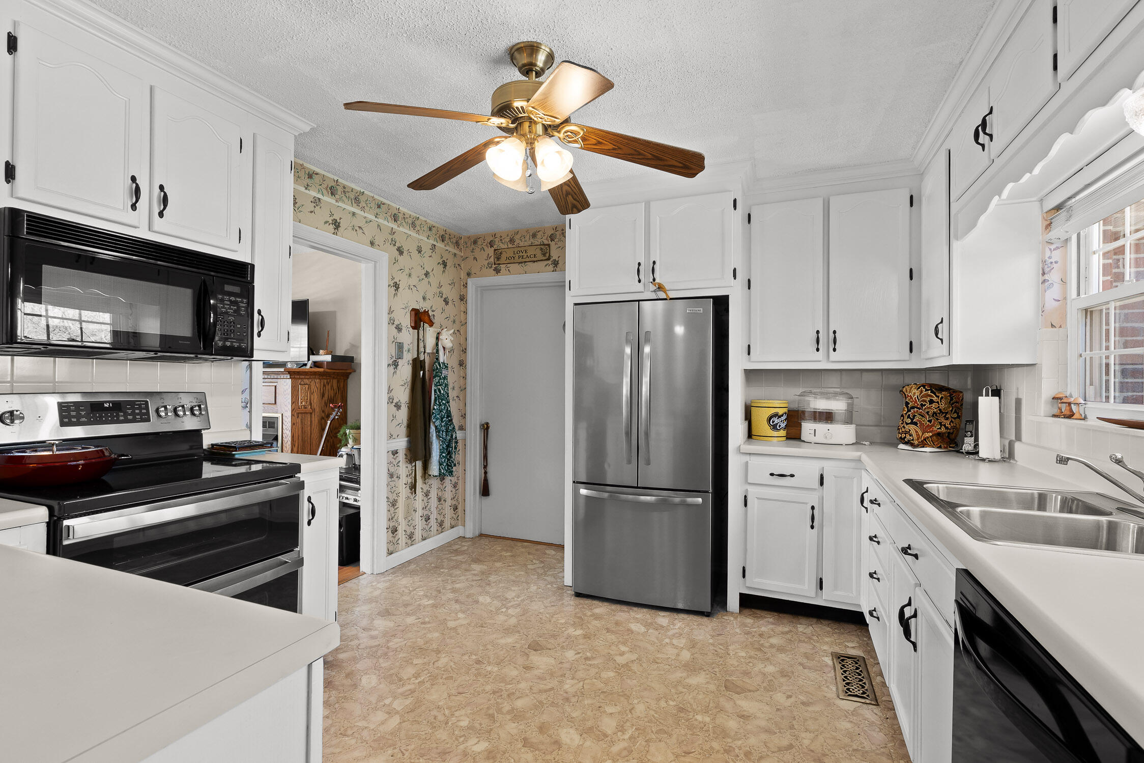 3629 Koons Road Chattanooga, TN 37412 - Photo 10 of 28 Kitchen v4