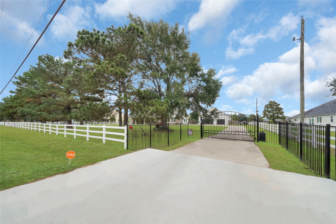 4730 Pitts Road Katy, TX 77493 - Photo 32 of 40 Welcome to your gated sanctuary.