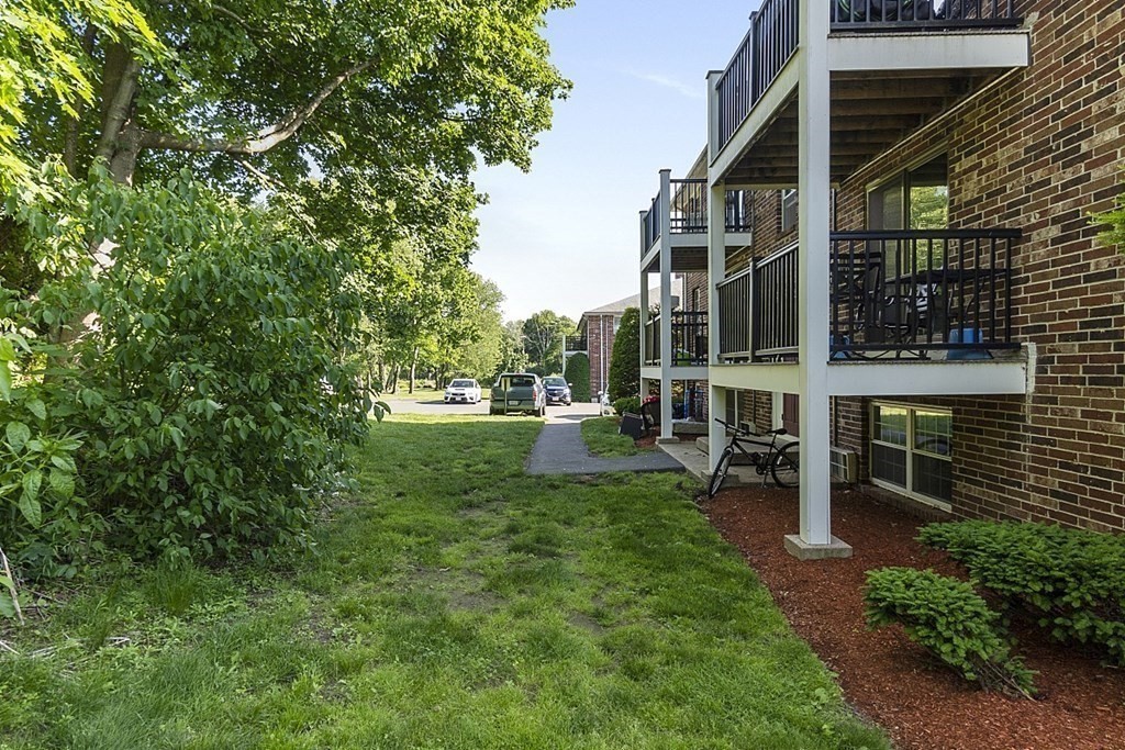 9 Walker Road, Unit 4 North Andover, MA 01845 - Photo 4 of 19