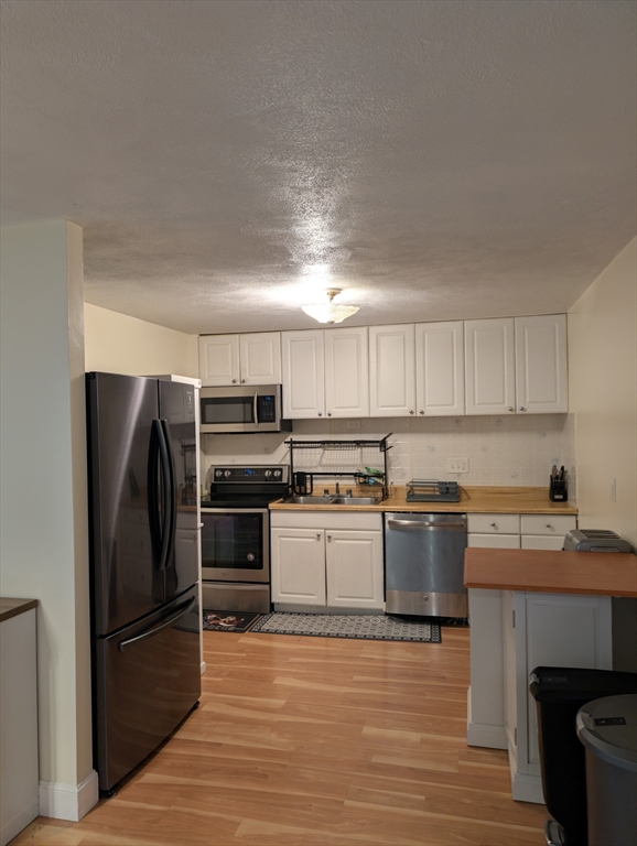 9 Walker Road, Unit 4 North Andover, MA 01845 - Photo 9 of 19