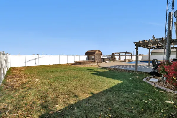 $670,000 | 10739 East 3200 N Road, Blackstone, IL 61313