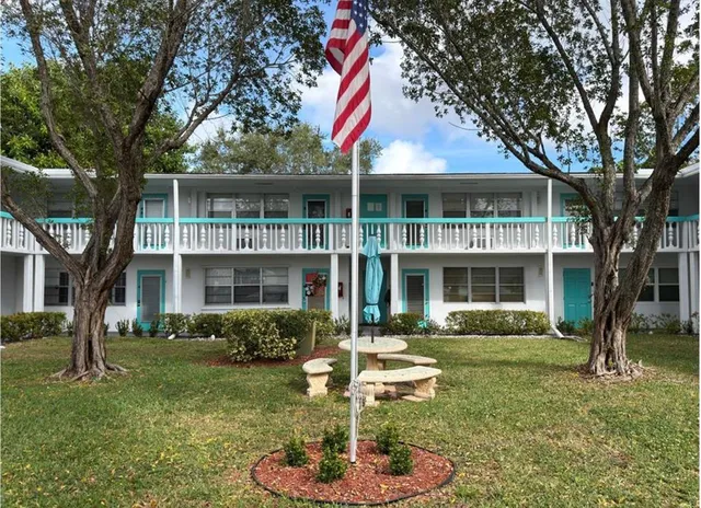 $1,450 | 295 Newport T, Unit 295, Deerfield Beach, FL 33442