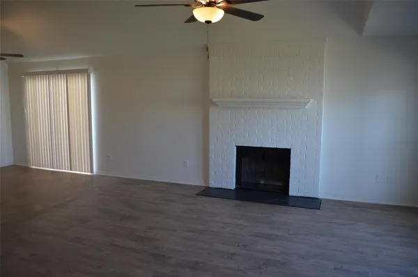 $1,750 | 4110 Green Acres Circle, Arlington, TX 76017