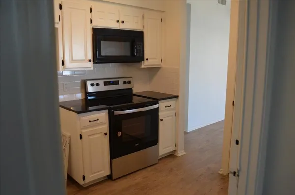 $1,750 | 4110 Green Acres Circle, Arlington, TX 76017