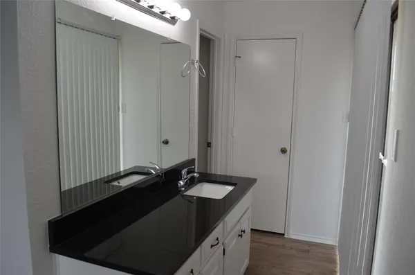 $1,750 | 4110 Green Acres Circle, Arlington, TX 76017