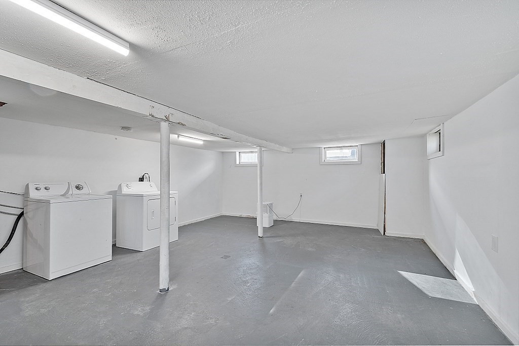 20 Fern Lane Manchester, NH 03109 - Photo 14 of 34 an empty room with a empty space