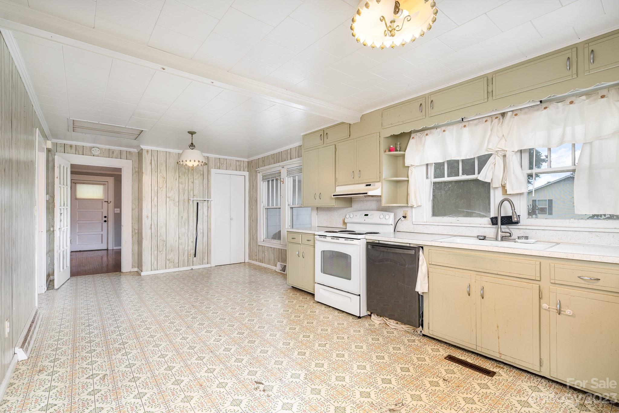 919 Laton Road Albemarle, NC 28001 - Photo 7 of 23 Gallery Image 7