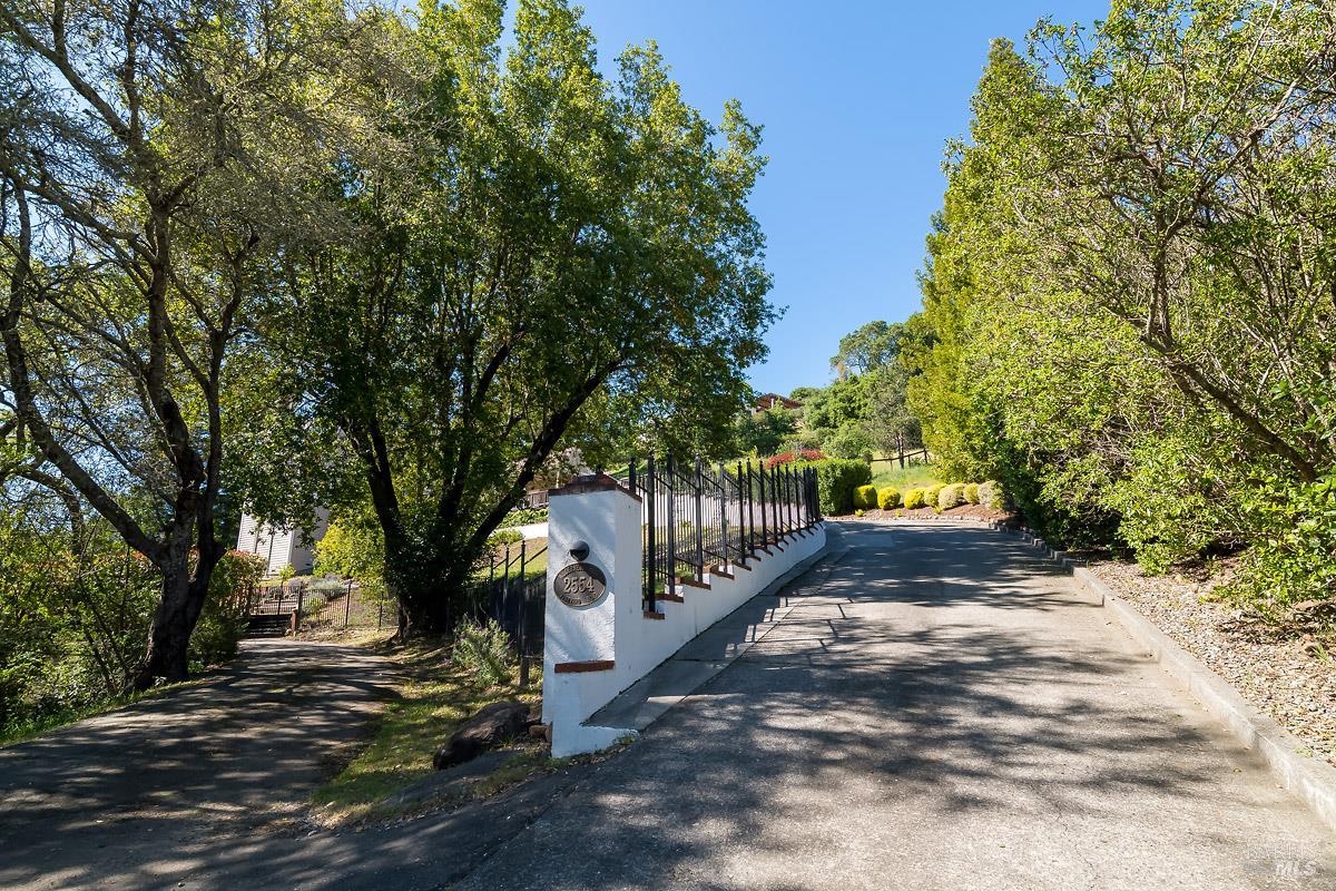 2554 Vineyard Road Novato, CA 94947 - Photo 7 of 67