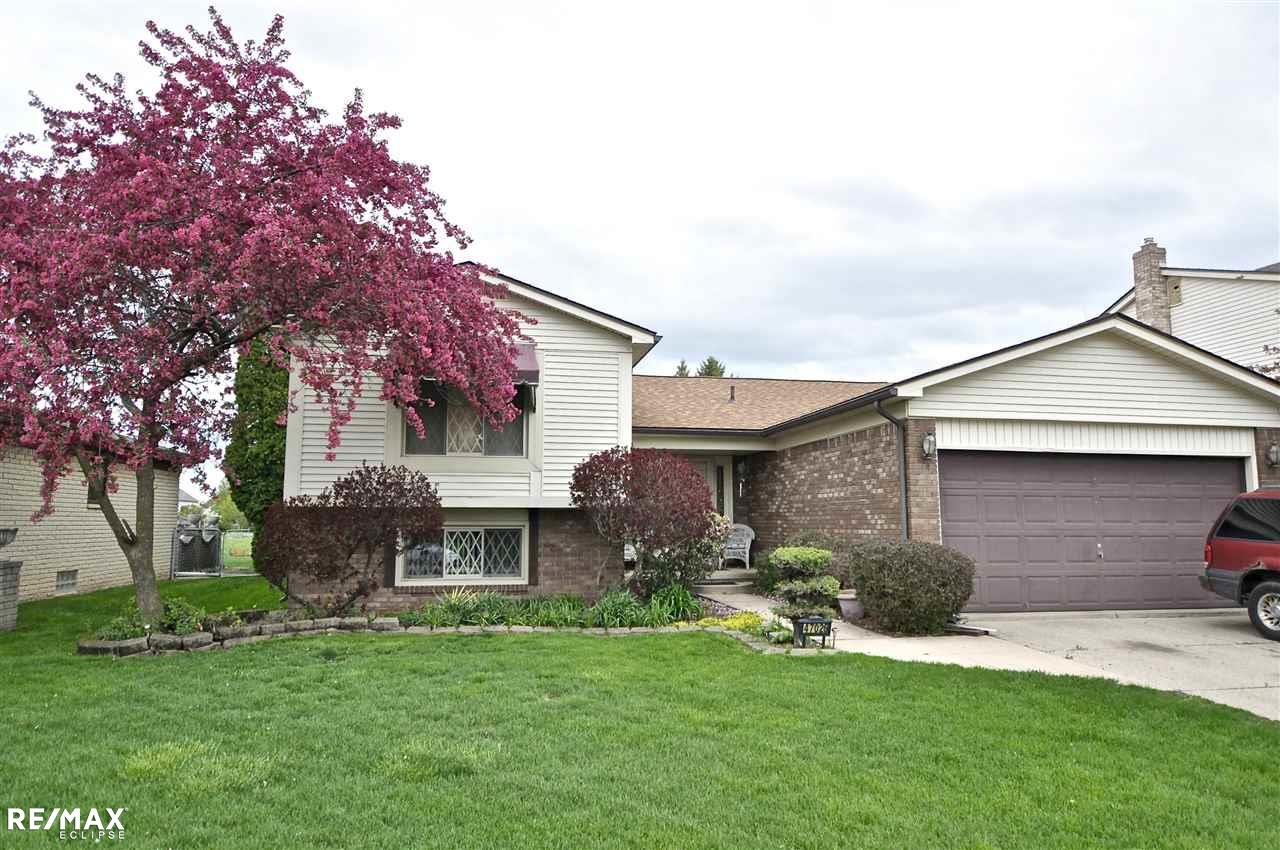 47026 Rosemary Road Macomb, MI 48044 - Photo 1 of 24 31318563.JPG