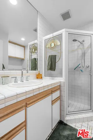 $8,500 | 20 Quarterdeck Street, Unit 1, Marina del Rey, CA 90292