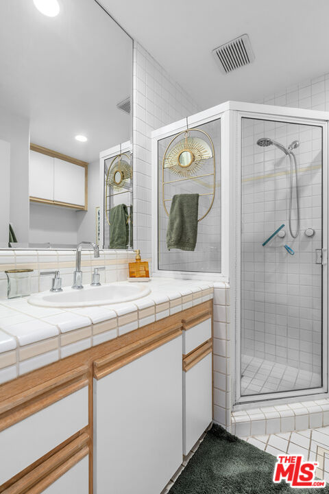 20 Quarterdeck Street, Unit 1 Marina del Rey, CA 90292 - Photo 15 of 21