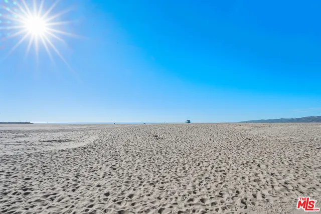 $8,500 | 20 Quarterdeck Street, Unit 1, Marina del Rey, CA 90292