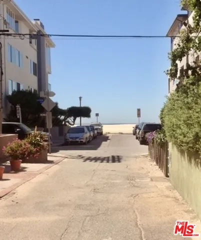 $8,500 | 20 Quarterdeck Street, Unit 1, Marina del Rey, CA 90292