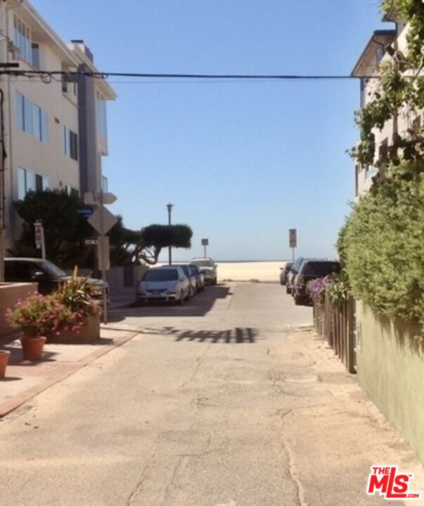 20 Quarterdeck Street, Unit 1 Marina del Rey, CA 90292 - Photo 20 of 21