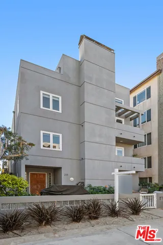 $8,500 | 20 Quarterdeck Street, Unit 1, Marina del Rey, CA 90292