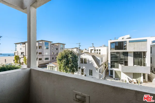 $8,500 | 20 Quarterdeck Street, Unit 1, Marina del Rey, CA 90292