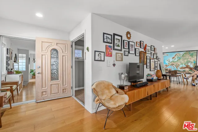 $8,500 | 20 Quarterdeck Street, Unit 1, Marina del Rey, CA 90292