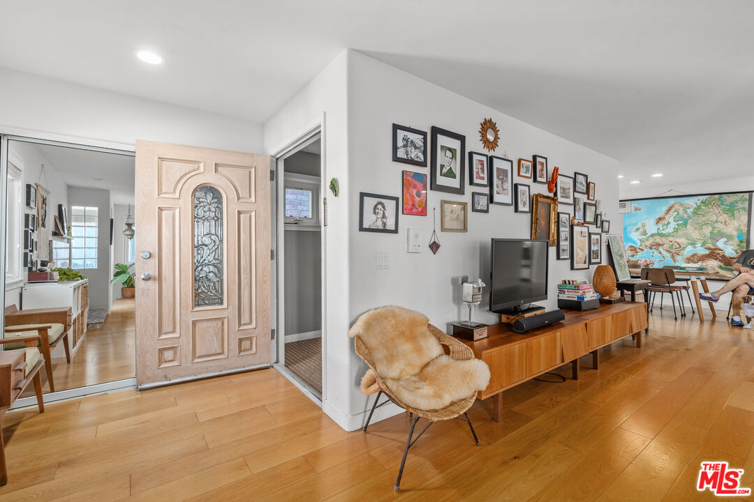 20 Quarterdeck Street, Unit 1 Marina del Rey, CA 90292 - Photo 9 of 21