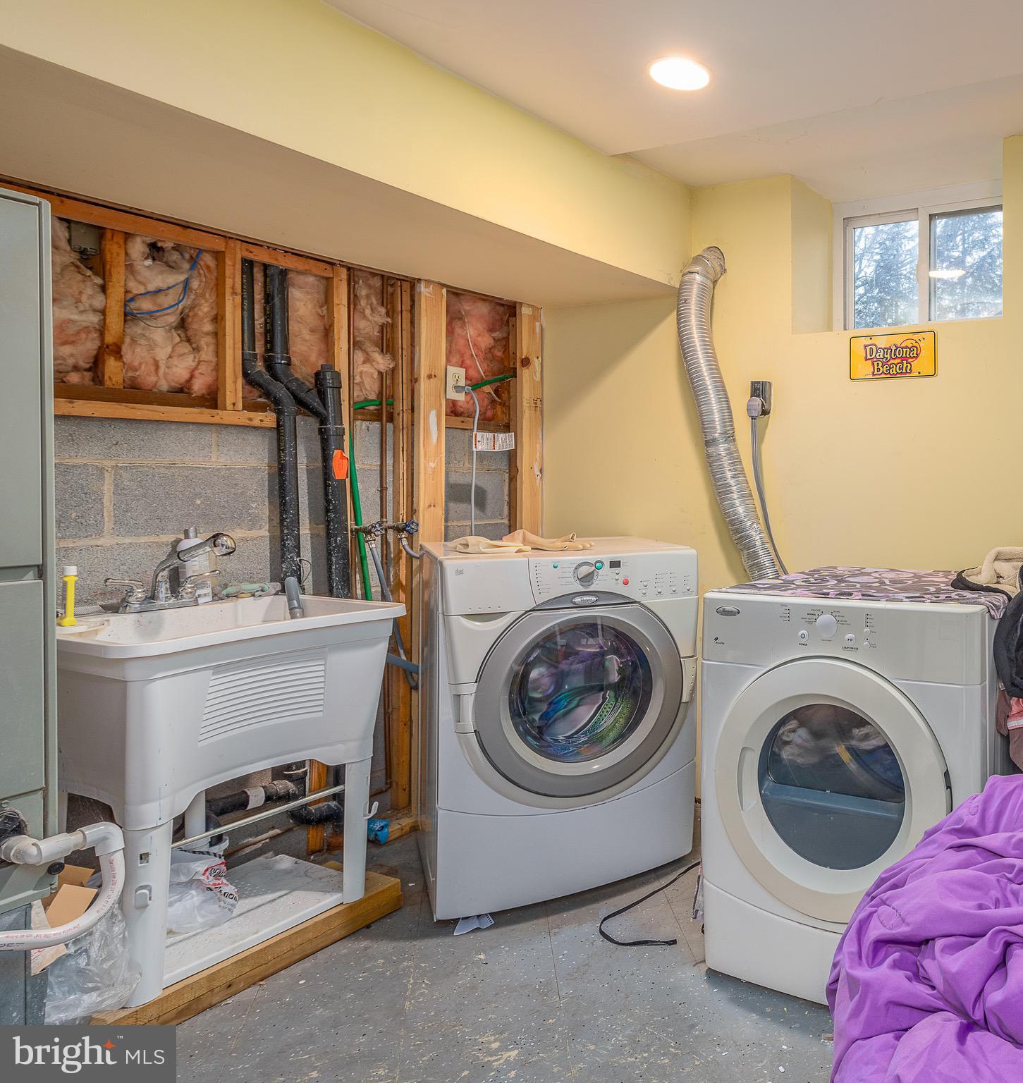 125 Deerfield Place Frederick, MD 21702 - Photo 22 of 34 Large Laundry Room