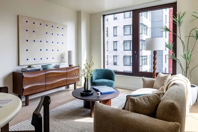 $5,975 | 300 East 50th Street, Unit 2H | Midtown East