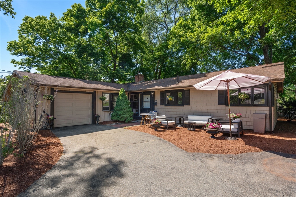 11 Ruth Drive Framingham, MA 01701 - Photo 3 of 37