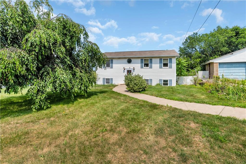 912 Chapel Road Monaca, PA 15061 - Photo 2 of 23 Gallery Image 2