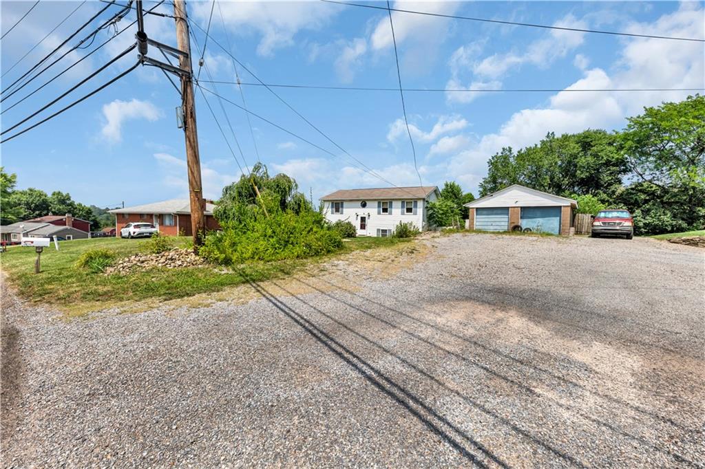 912 Chapel Road Monaca, PA 15061 - Photo 4 of 23 Gallery Image 4