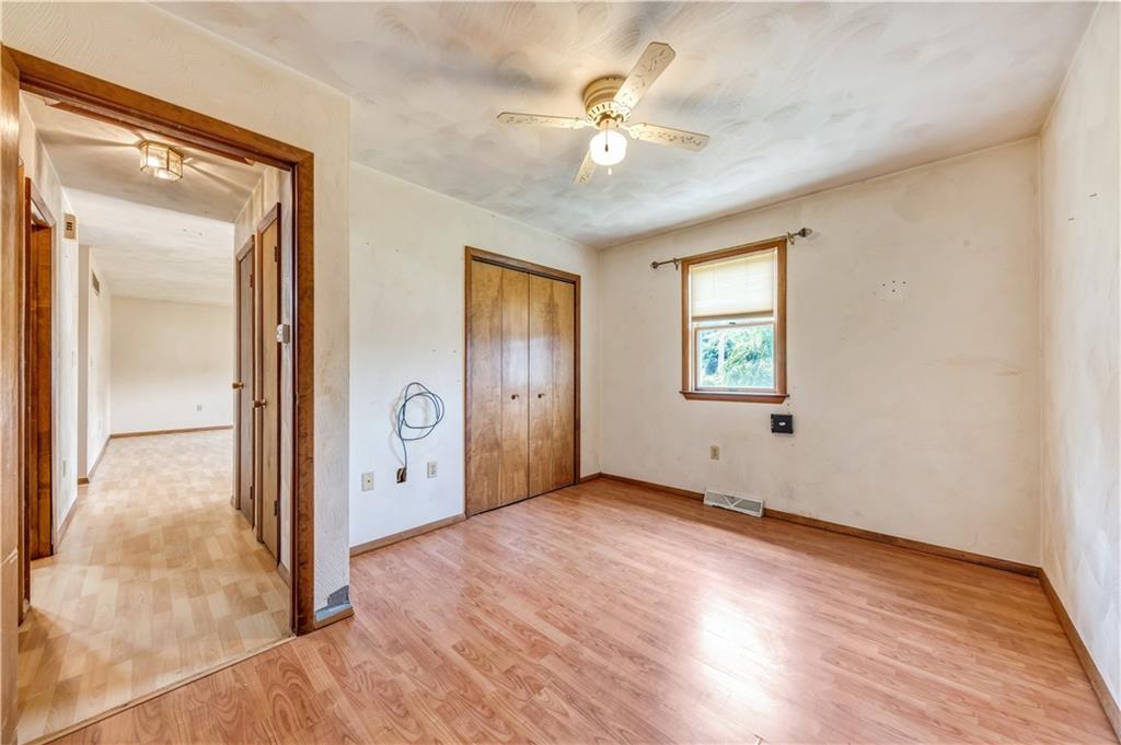 912 Chapel Road Monaca, PA 15061 - Photo 5 of 23 Gallery Image 5