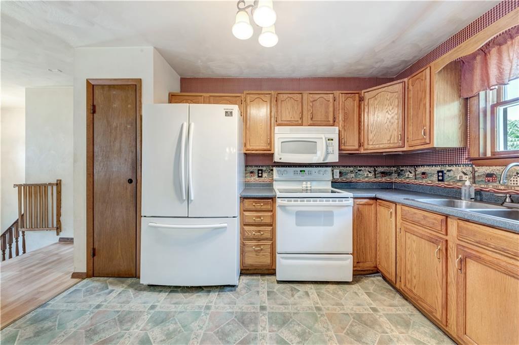 912 Chapel Road Monaca, PA 15061 - Photo 7 of 23 Gallery Image 7