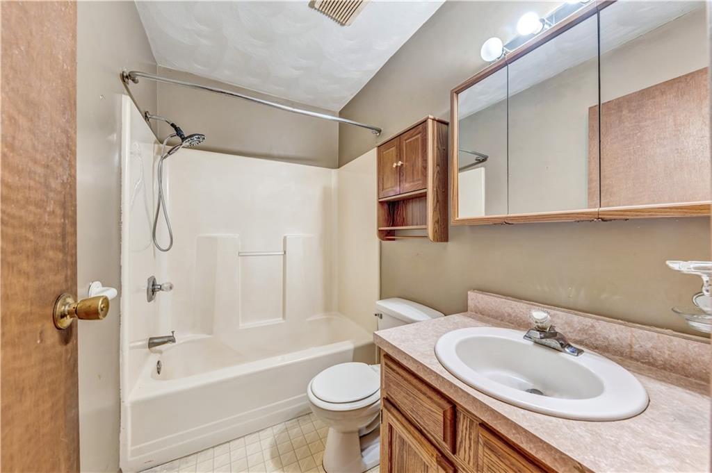 912 Chapel Road Monaca, PA 15061 - Photo 9 of 23 Gallery Image 9