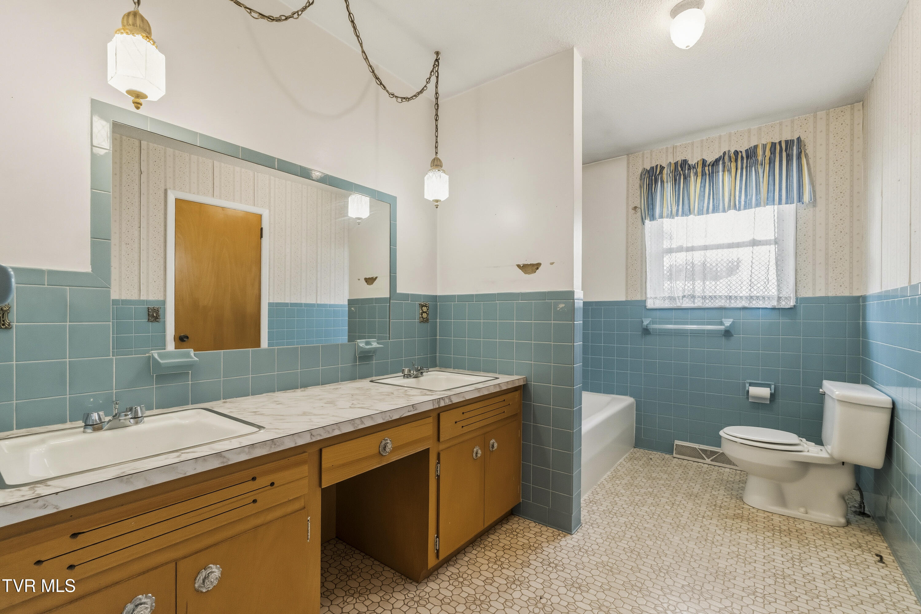 595 East Allens Bridge Road Greeneville, TN 37743 - Photo 25 of 63 25