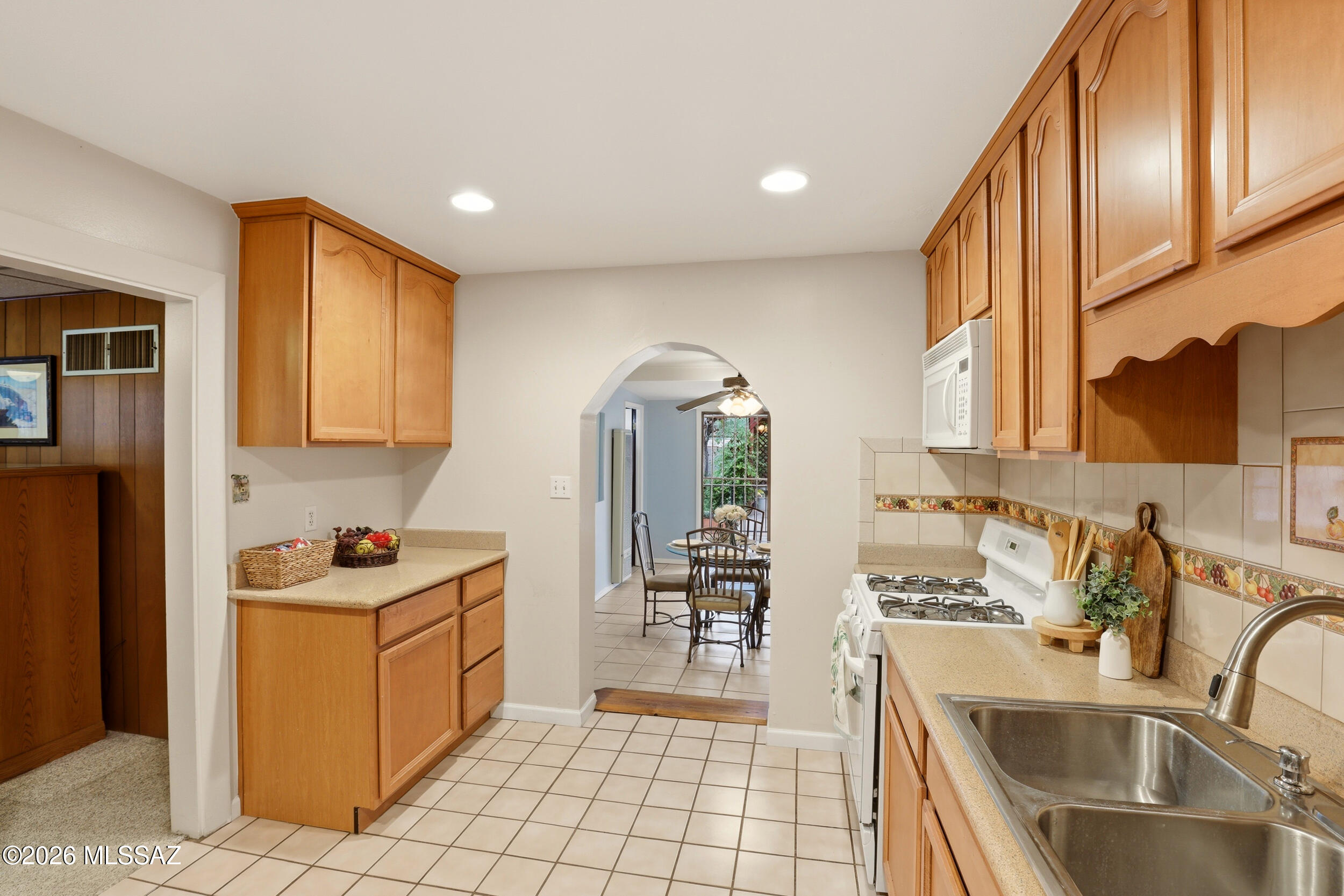 3632 East Juarez Street Tucson, AZ 85713 - Photo 14 of 37 Kitchen