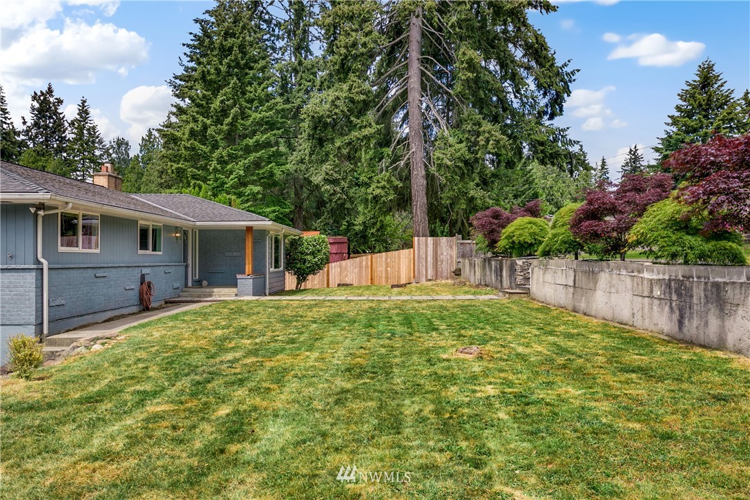 8807 233rd Place Southwest Edmonds, WA 98026 - Photo 3 of 24 Gallery Image 3