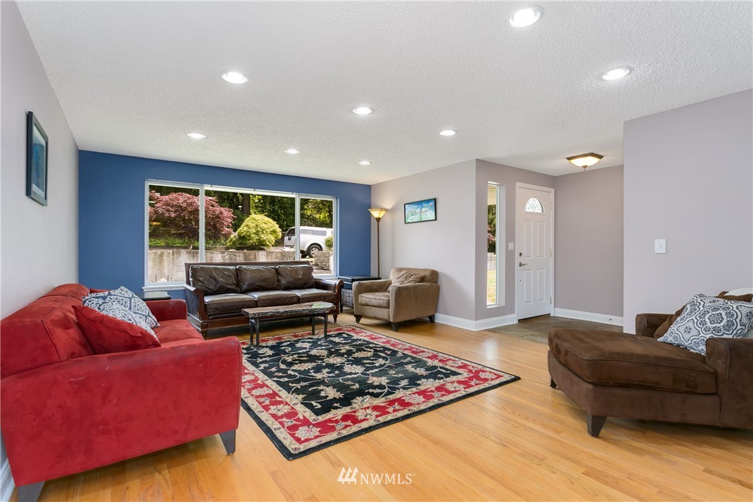 8807 233rd Place Southwest Edmonds, WA 98026 - Photo 7 of 24 Gallery Image 7