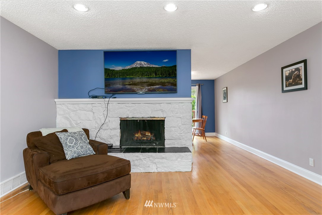 8807 233rd Place Southwest Edmonds, WA 98026 - Photo 8 of 24 Gallery Image 8
