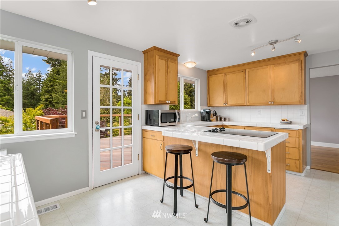 8807 233rd Place Southwest Edmonds, WA 98026 - Photo 10 of 24 Gallery Image 10
