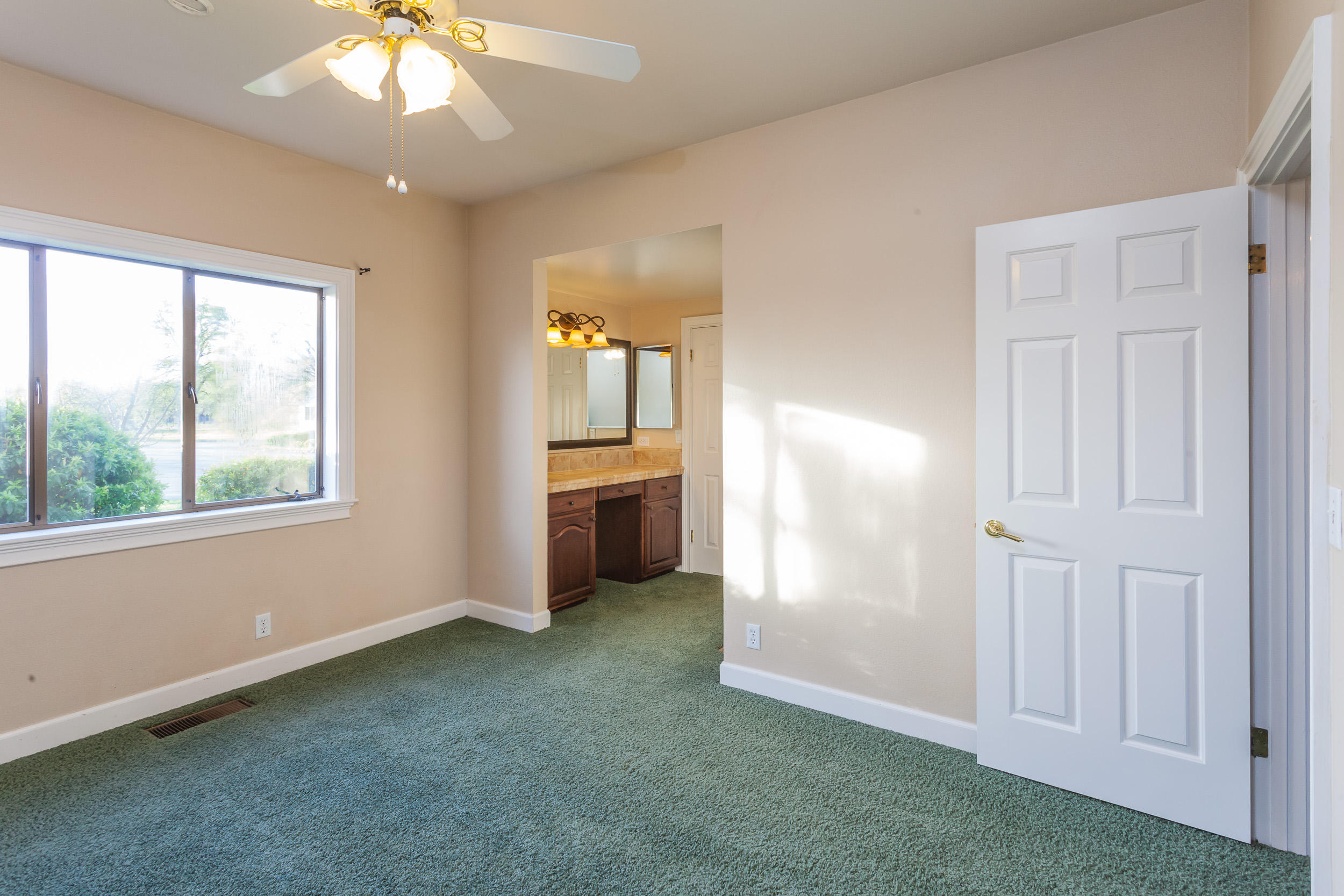 10407 Sundance Road Palo Cedro, CA 96073 - Photo 19 of 35 10407SundanceRoad-MLS-38.jpg