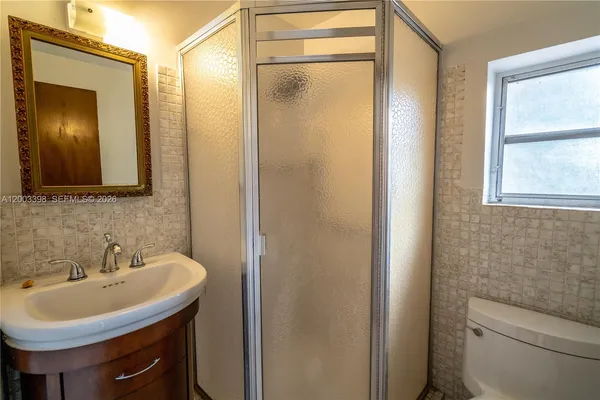 $5,600 | 475 South Shore Drive, Miami Beach, FL 33141