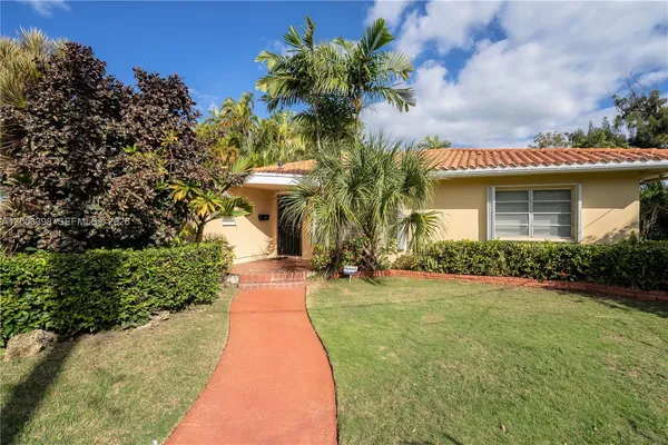 $5,600 | 475 South Shore Drive, Miami Beach, FL 33141