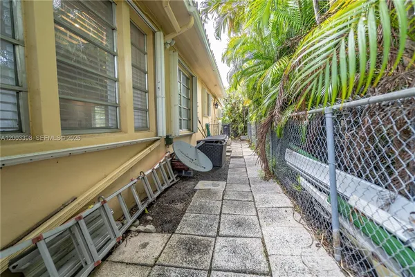 $5,600 | 475 South Shore Drive, Miami Beach, FL 33141