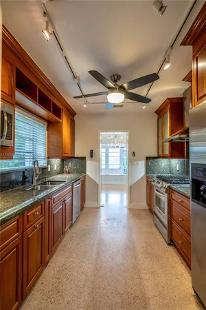 $5,600 | 475 South Shore Drive, Miami Beach, FL 33141